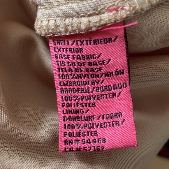 Elegant embroidered Dress - Picture 5 of 6